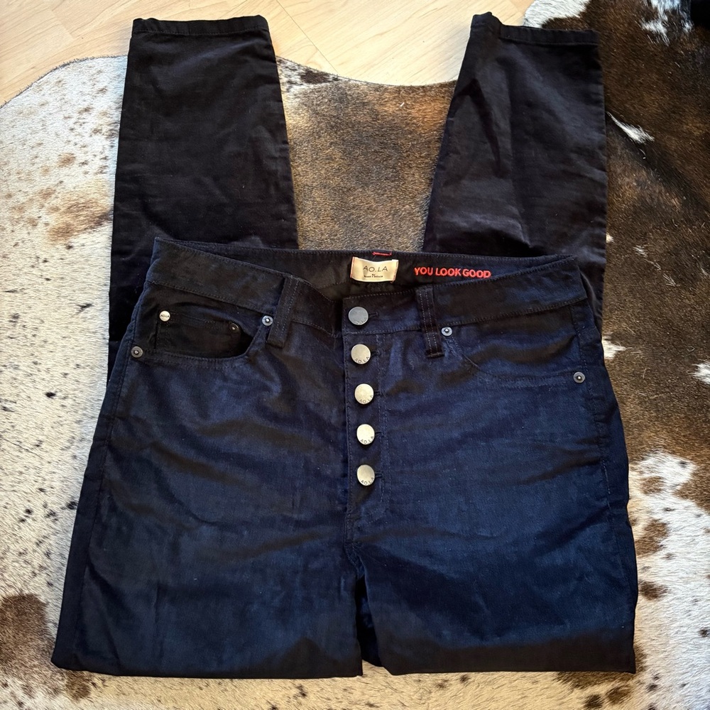 ALICE + OLIVIA Black Velvet High Waisted Pants Size 30‎